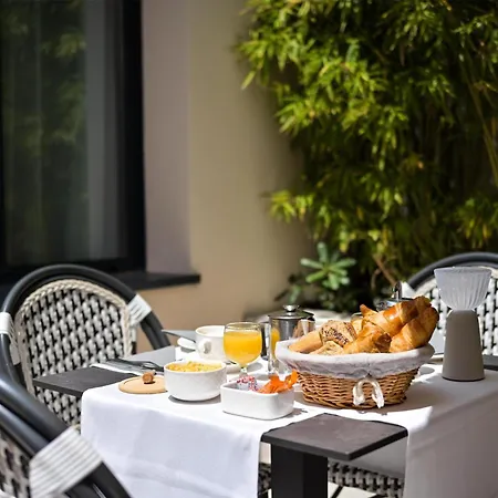 Western Riviera & Отель 4*