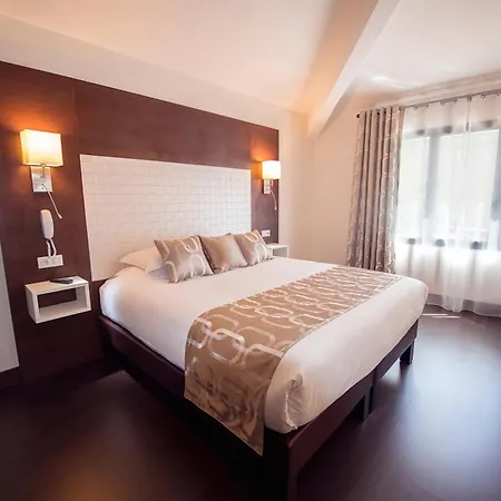 Отель Western Riviera & 4*
