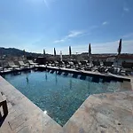 Western Riviera & Ξενοδοχείο