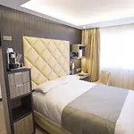 Western Riviera & Ξενοδοχείο 4*