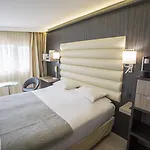 Ξενοδοχείο Western Riviera & 4*