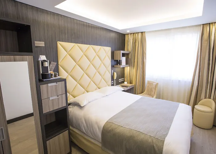 Western Riviera & Szálloda 4*
