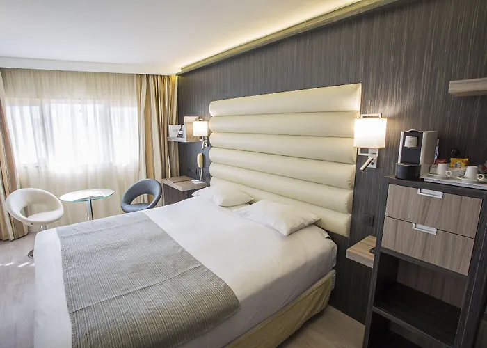 Szálloda Western Riviera & 4*