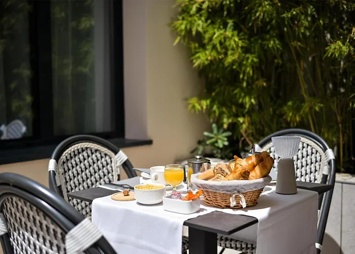 Western Riviera & Szálloda 4*