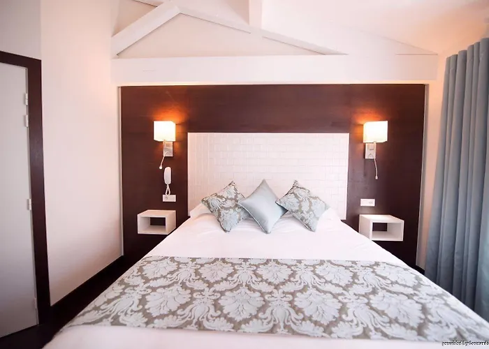 Szálloda Western Riviera & 4*
